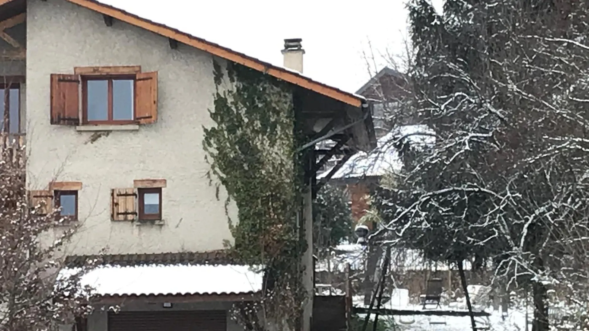 Appartement Dans Maison Brié-et-Angonnes 0*,  France